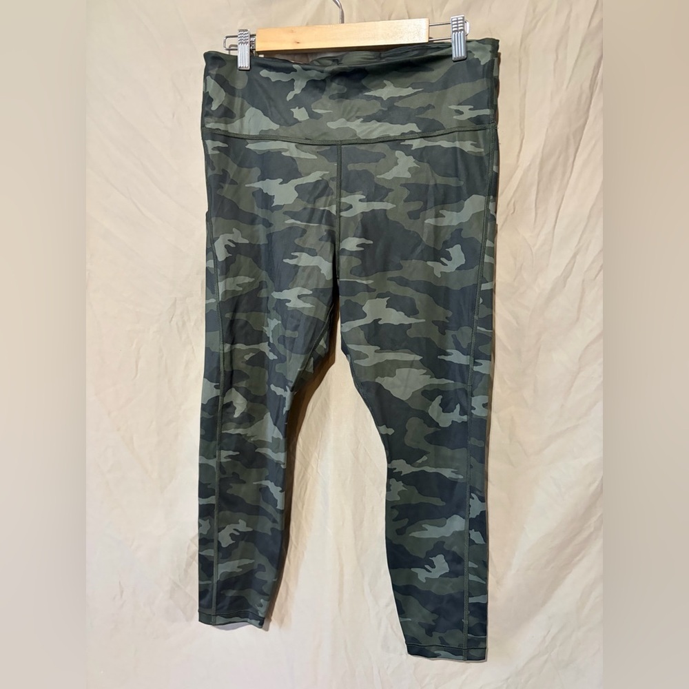 Athleta ultimate camo leggings
